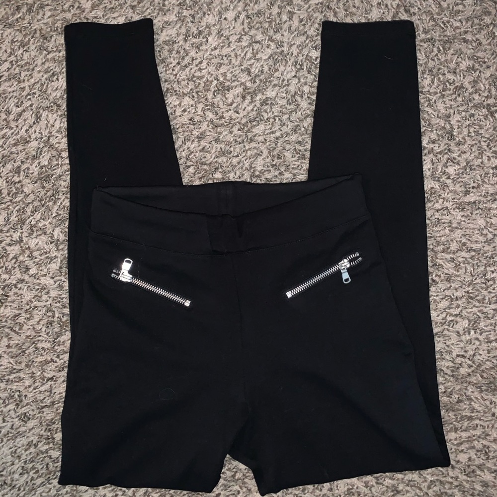 Black leggings